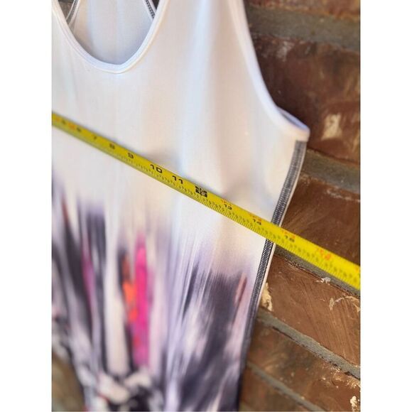 ￼ Lululemon top size small sleeveless in excellent condition - Picture 7 of 8